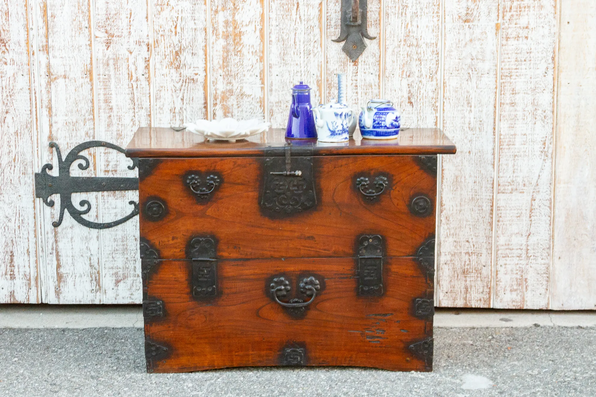 Lacquered Korean Tansu Cabinet - de-cor - Brown