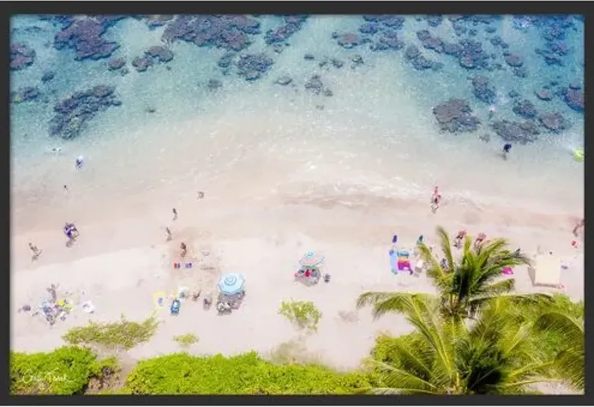 Carly Tabak - On a Beach in Hawaii - Black