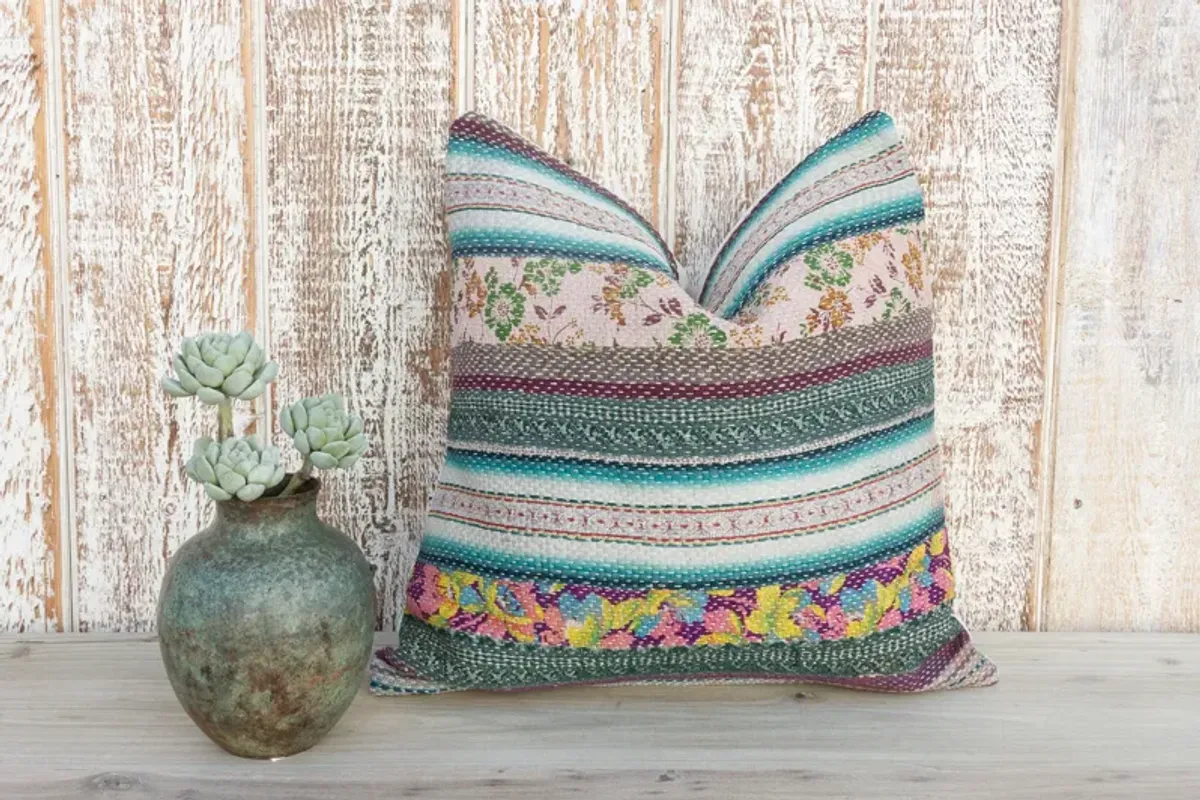 Ridvi Vintage Square Boho Kantha Pillows - de-cor