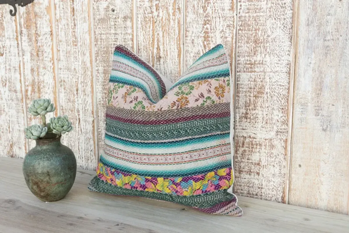 Ridvi Vintage Square Boho Kantha Pillows - de-cor