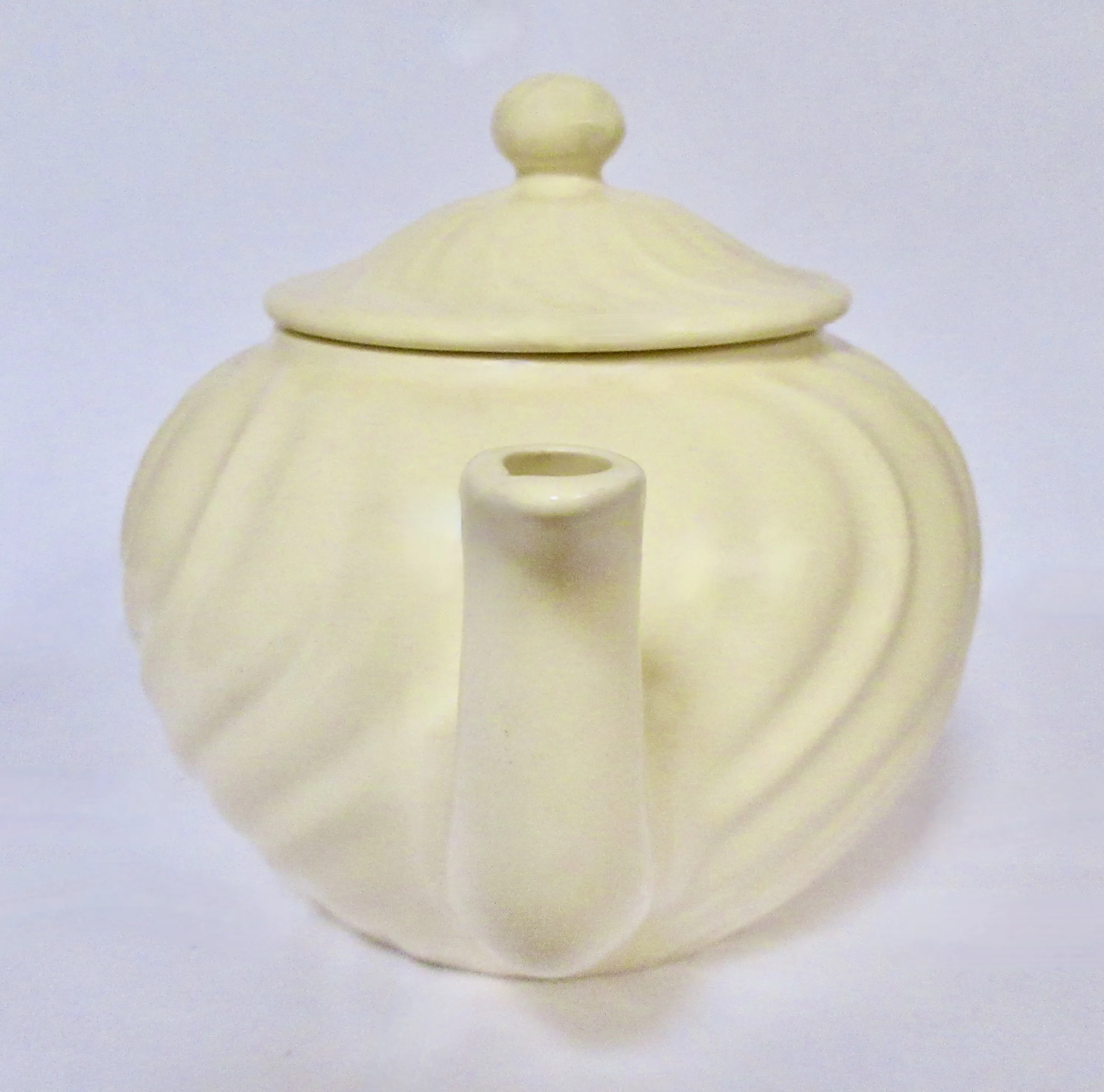 1940s Gladding McBean Swirl Teapot - The Emporium Ltd. - White