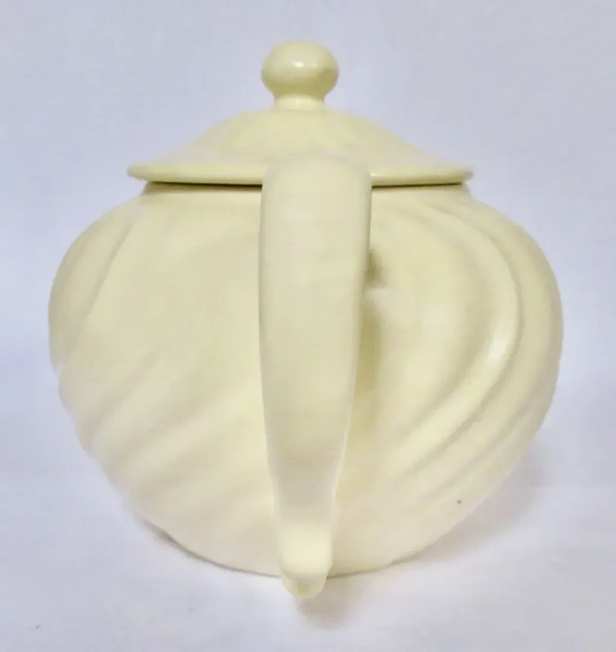 1940s Gladding McBean Swirl Teapot - The Emporium Ltd. - White