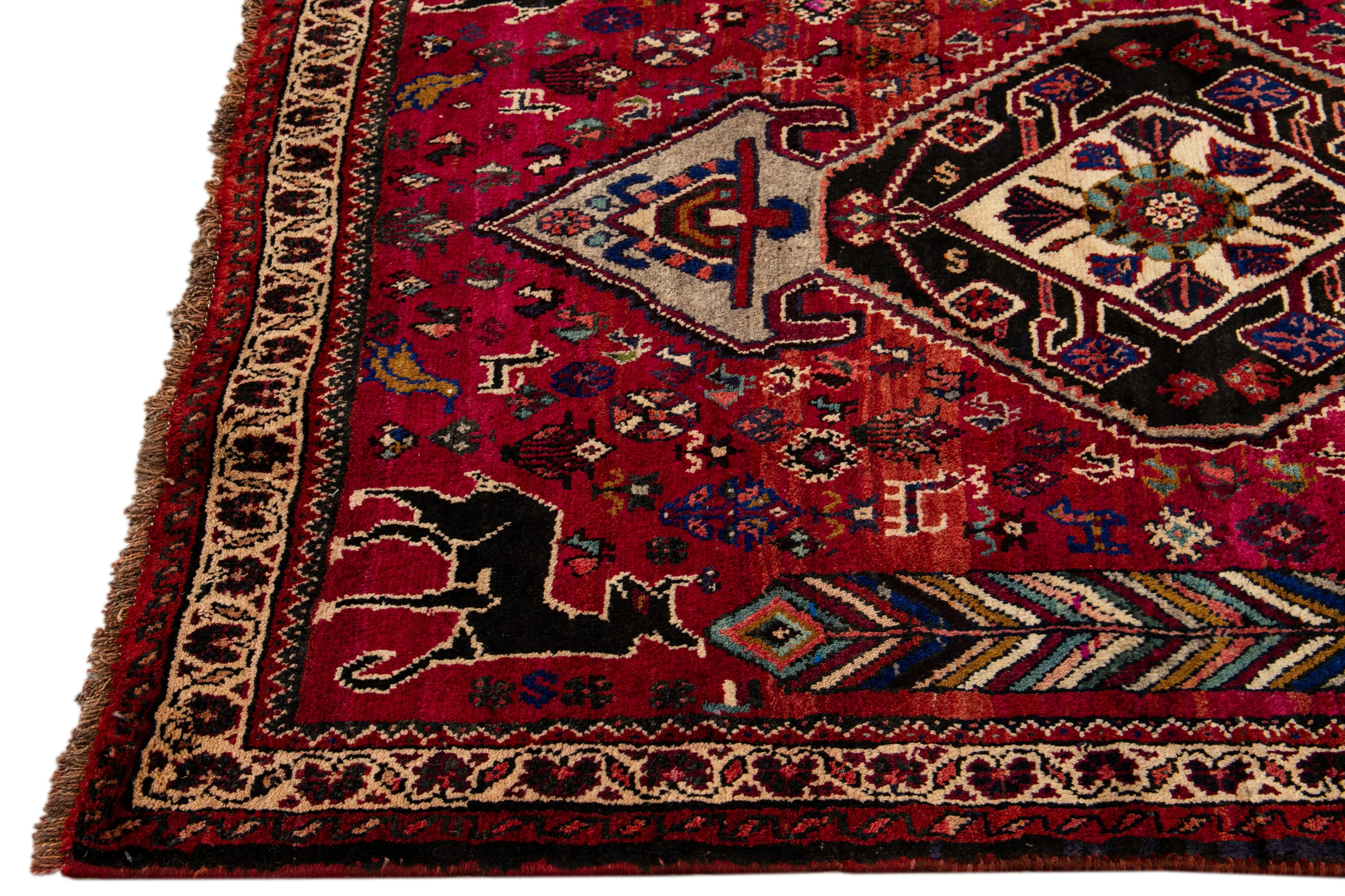 Vintage Shiraz Handmade Red Wool Rug - Apadana - Red