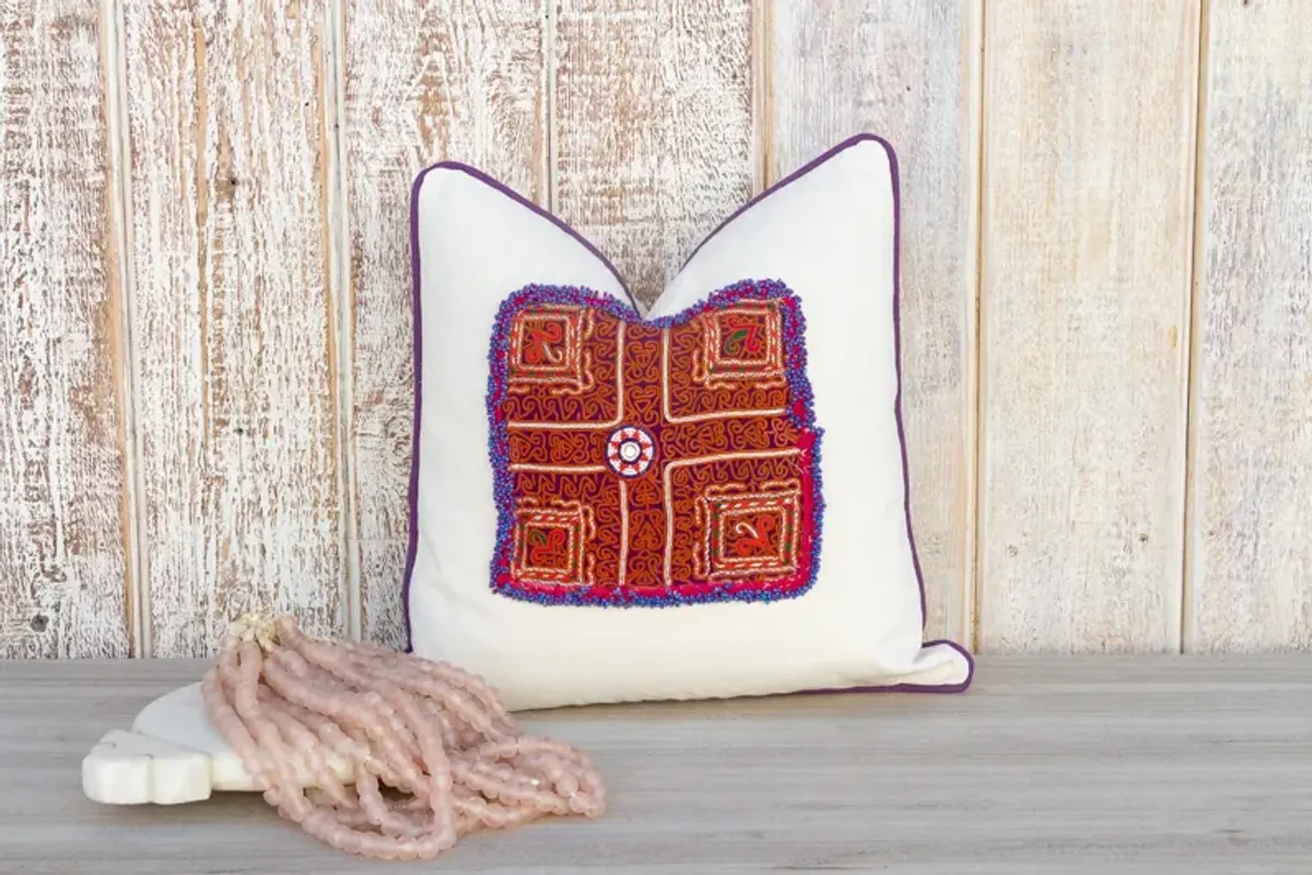 Vivek Vintage Boho Throw Pillow - de-cor