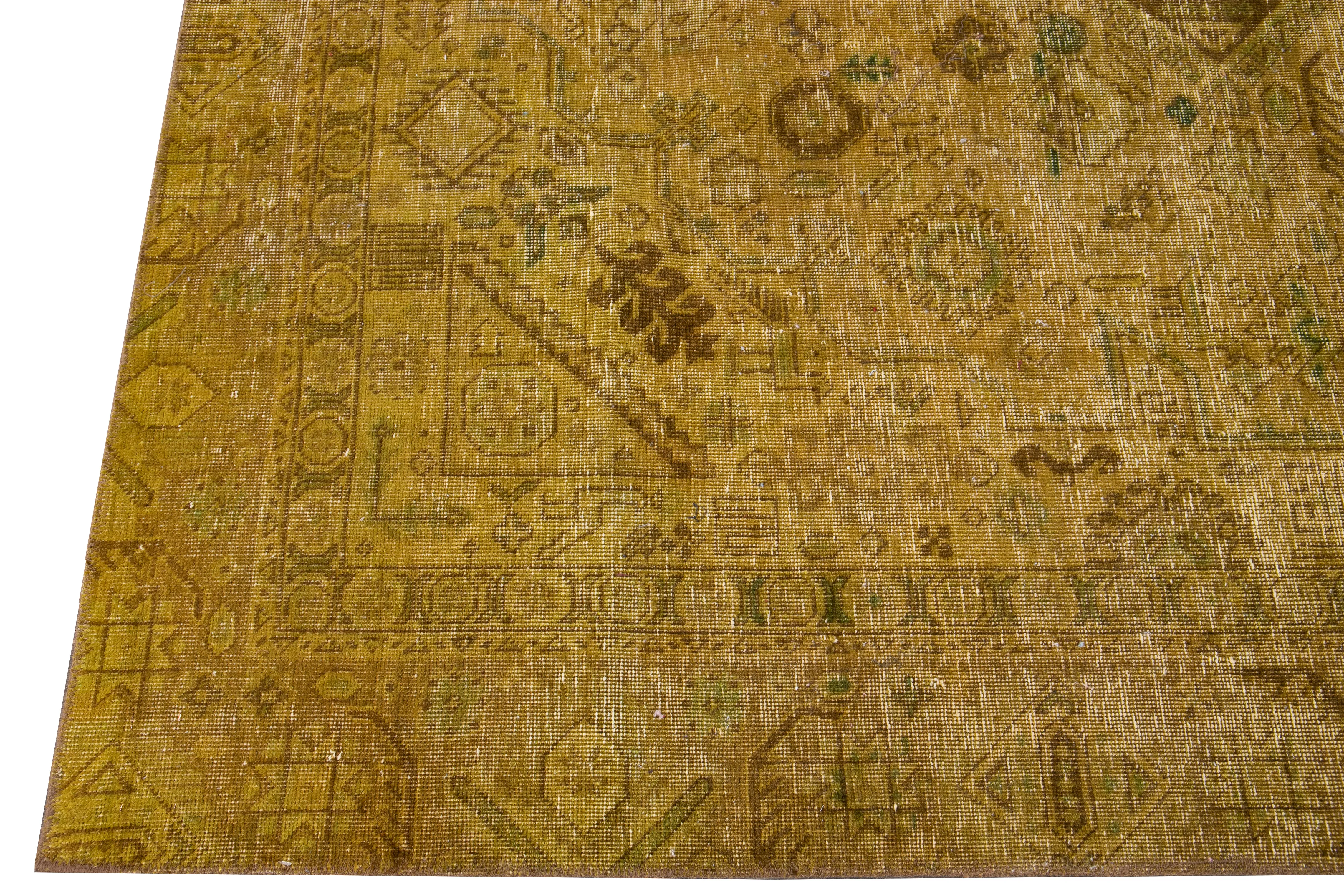 Vintage Medallion Goldenrod Wool Rug - Apadana - Gold