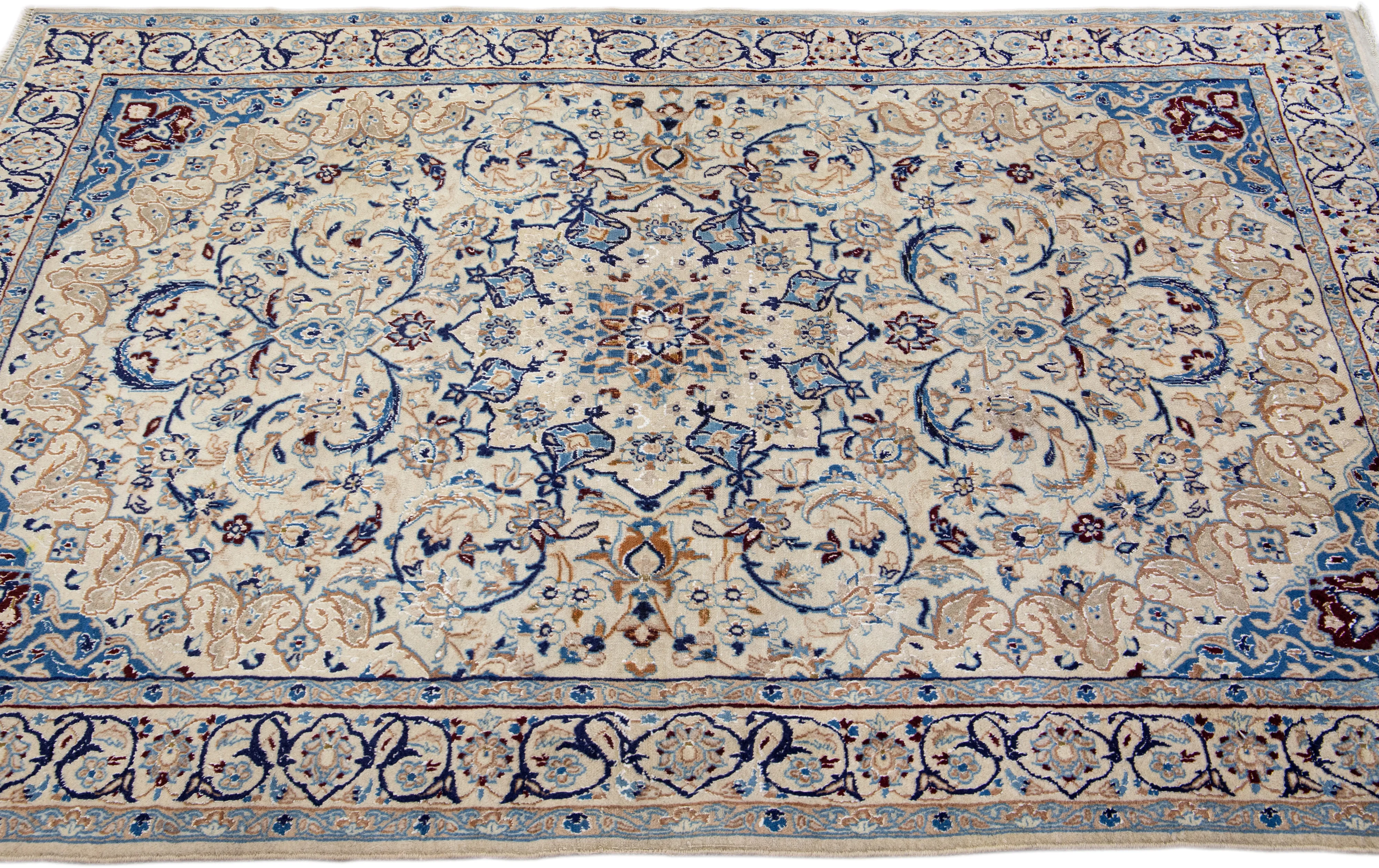 Vintage Ivory Medallion Wool Rug - Apadana - Ivory