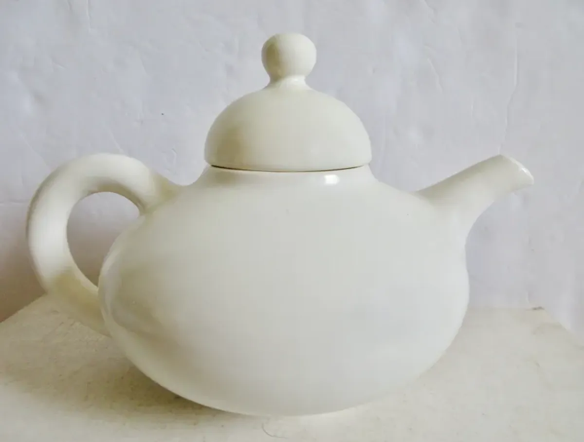 1940s Gladding McBean California Teapot - The Emporium Ltd. - White