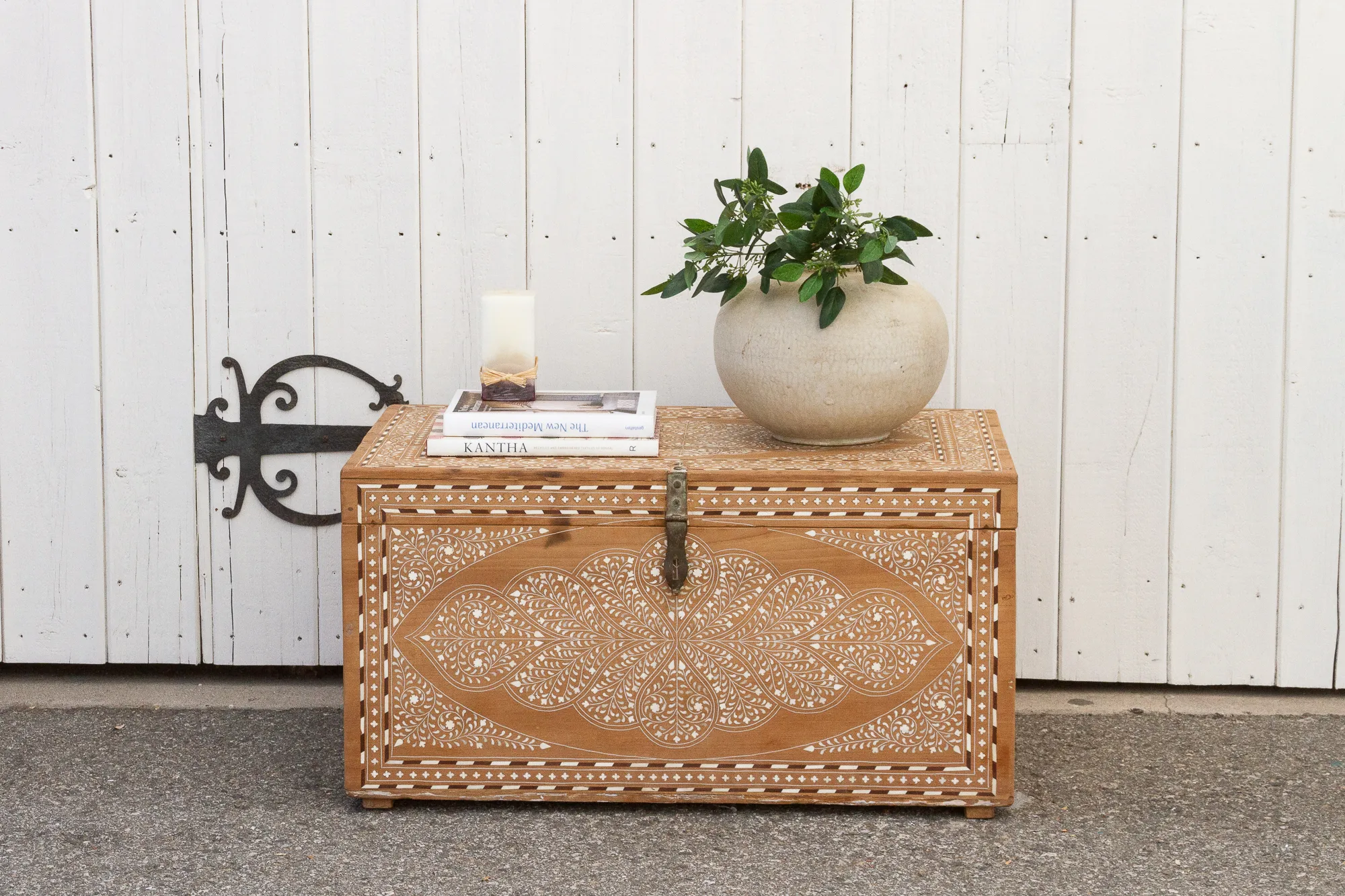 British Colonial Finely Inlaid Trunk - de-cor - Brown