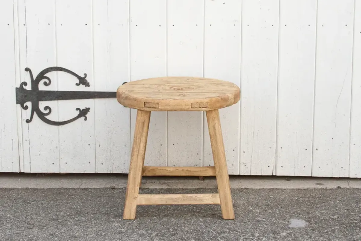 Charming Reclaimed Wood End Table - de-cor - Brown