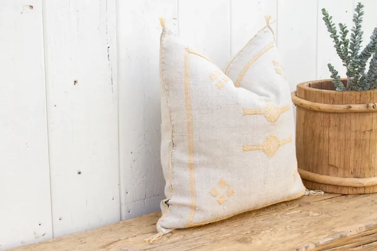 Almond Moroccan Silk Rug Pillow - de-cor