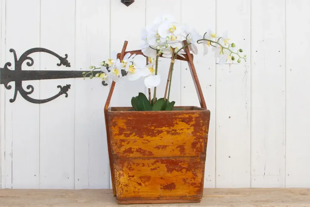 Distressed Wooden Harvest Basket - de-cor - Red