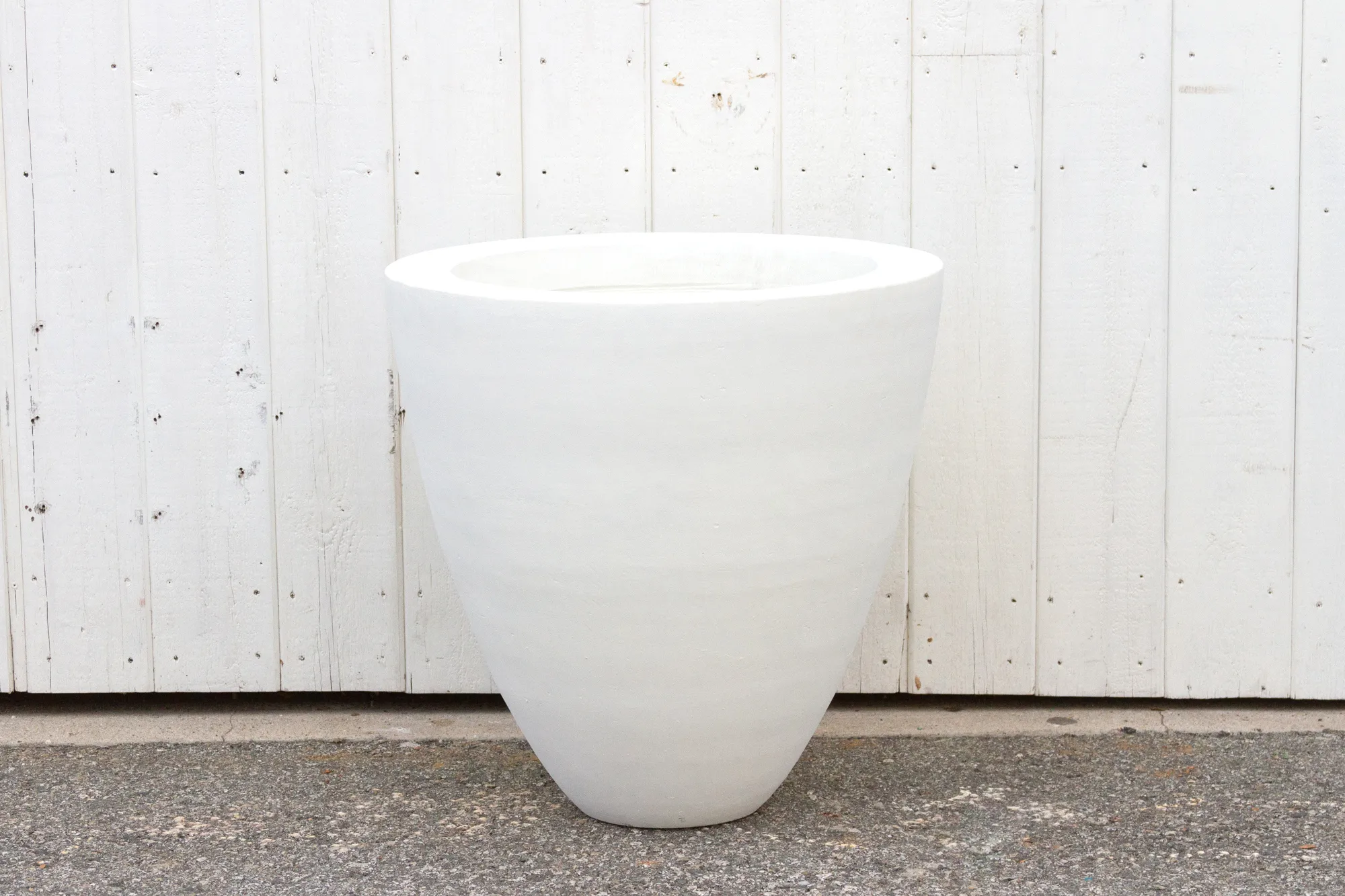 White Dove Round Stone Outdoor Planter - de-cor - Handcrafted - 25" l x 25" w x 26" h