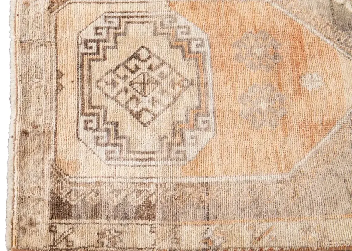 Vintage Turkish Medallion Runner Rug - Apadana - Beige - Beige