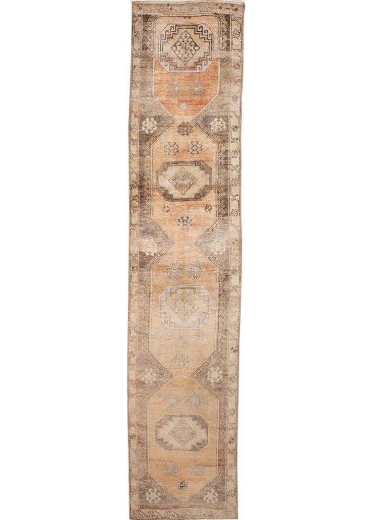 Vintage Turkish Medallion Runner Rug - Apadana - Beige - Beige