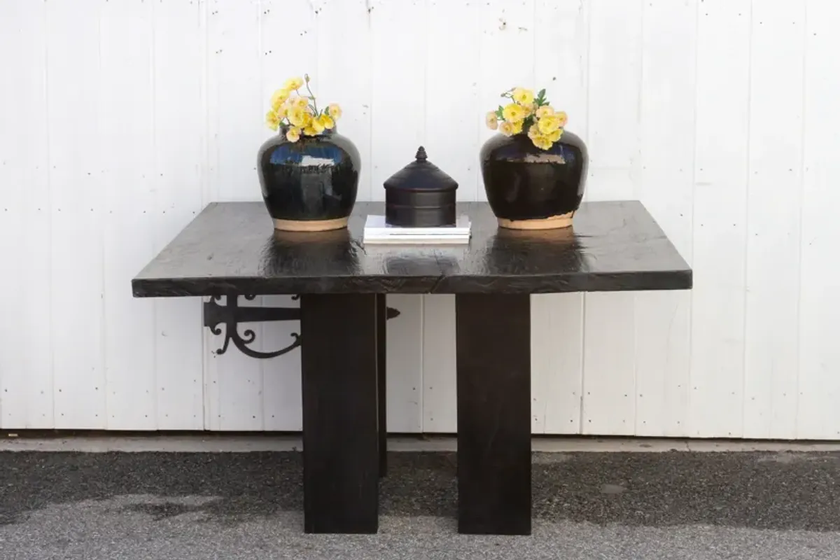 Robust High Gloss Black Ironwood Table - de-cor