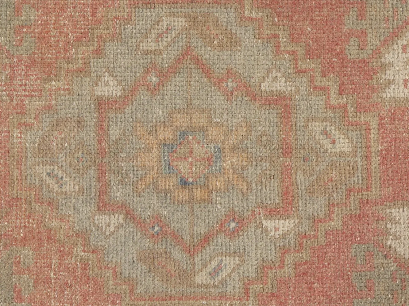 Lightly Distressed Yastik Rug 1'7 X 3' - Pink - Pink