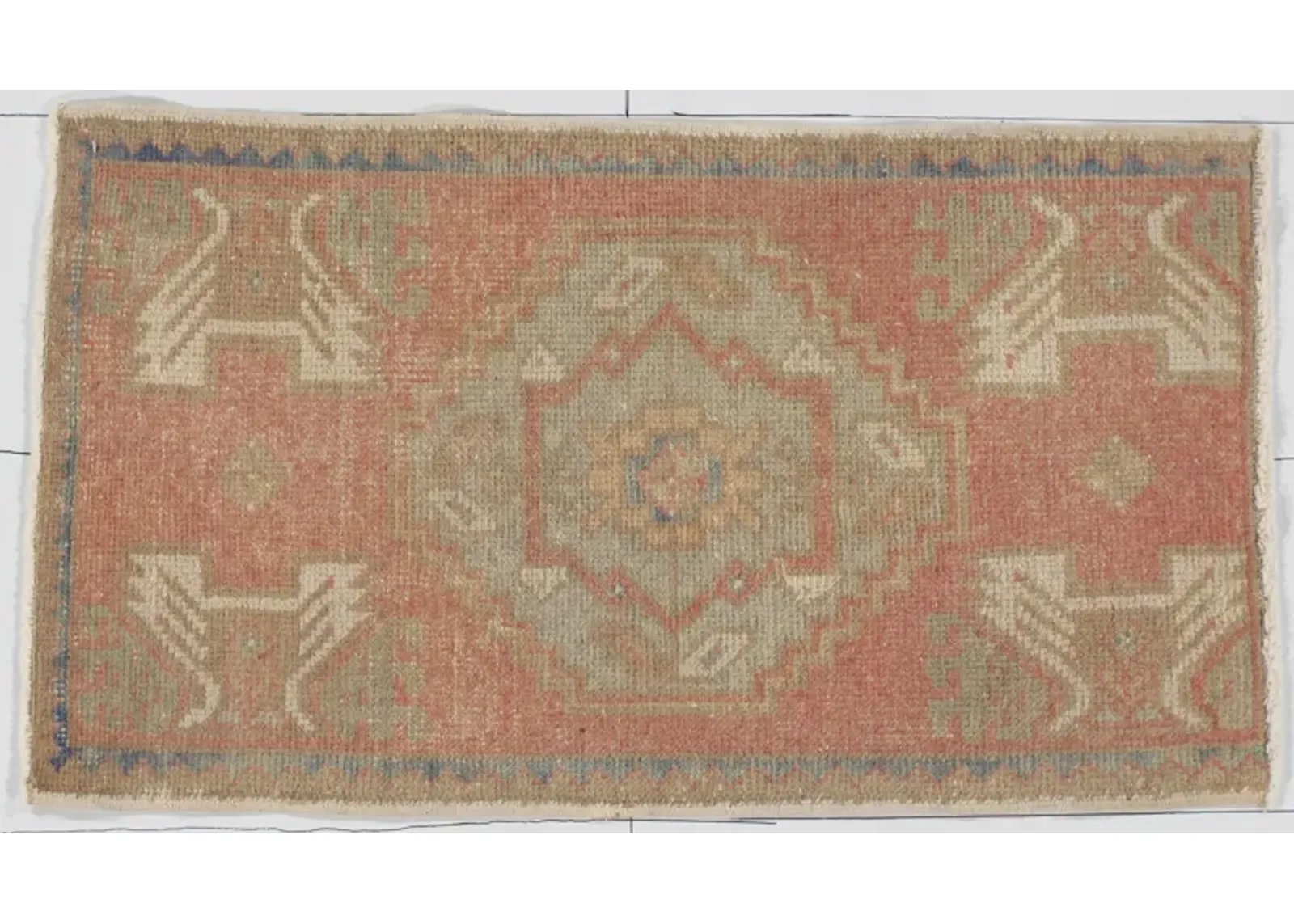 Lightly Distressed Yastik Rug 1'7 X 3' - Pink - Pink