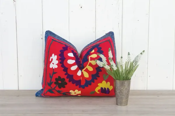 20" Yamna Uzbek Suzani Lumbar Pillow - de-cor