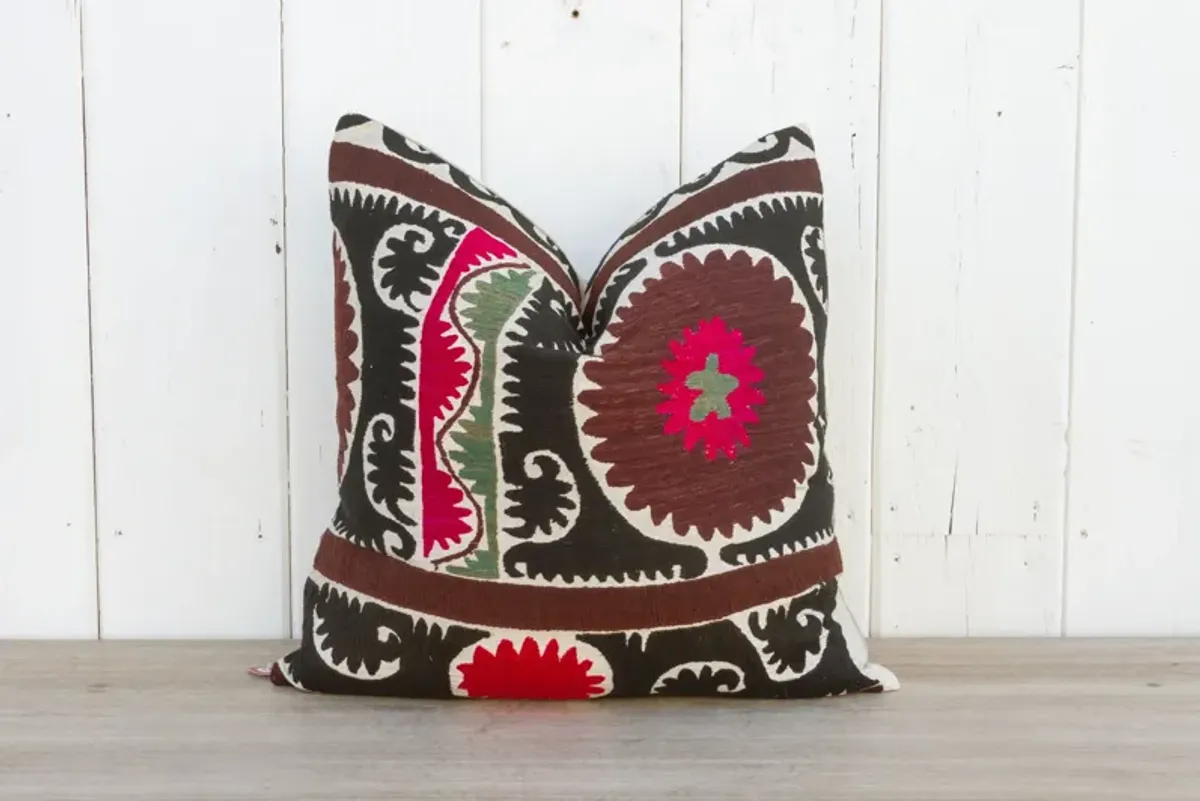 Paksima Black & White Suzani Pillow - de-cor