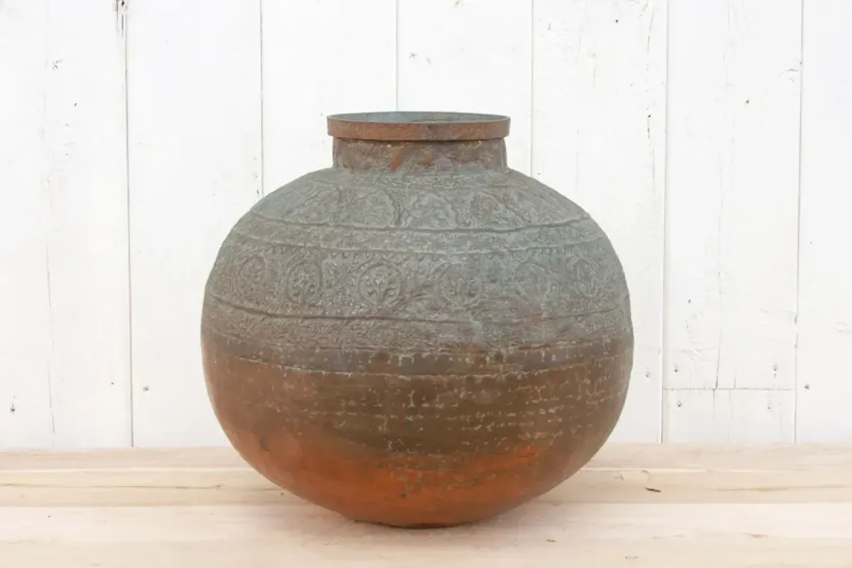 Antique Large Engraved Copper Pot - de-cor - gray