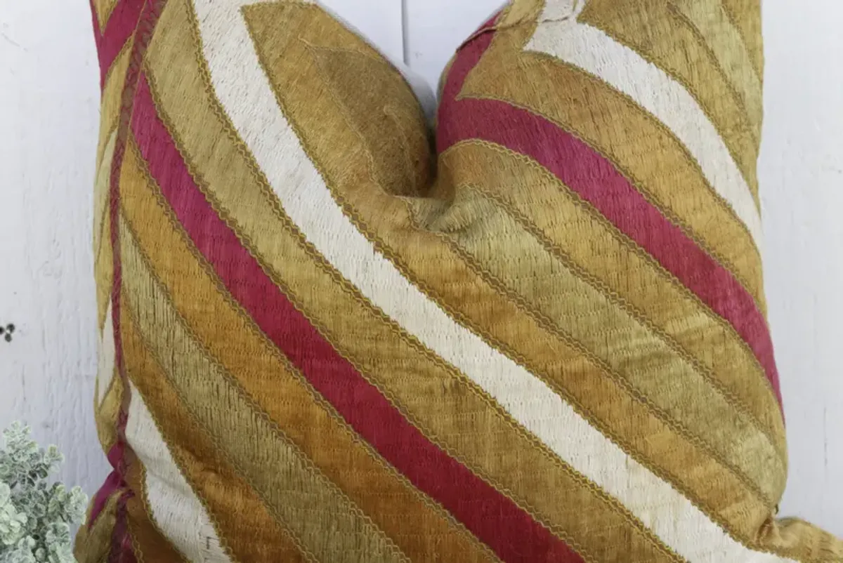 Lehrya Silk Phulkari Pillow - de-cor