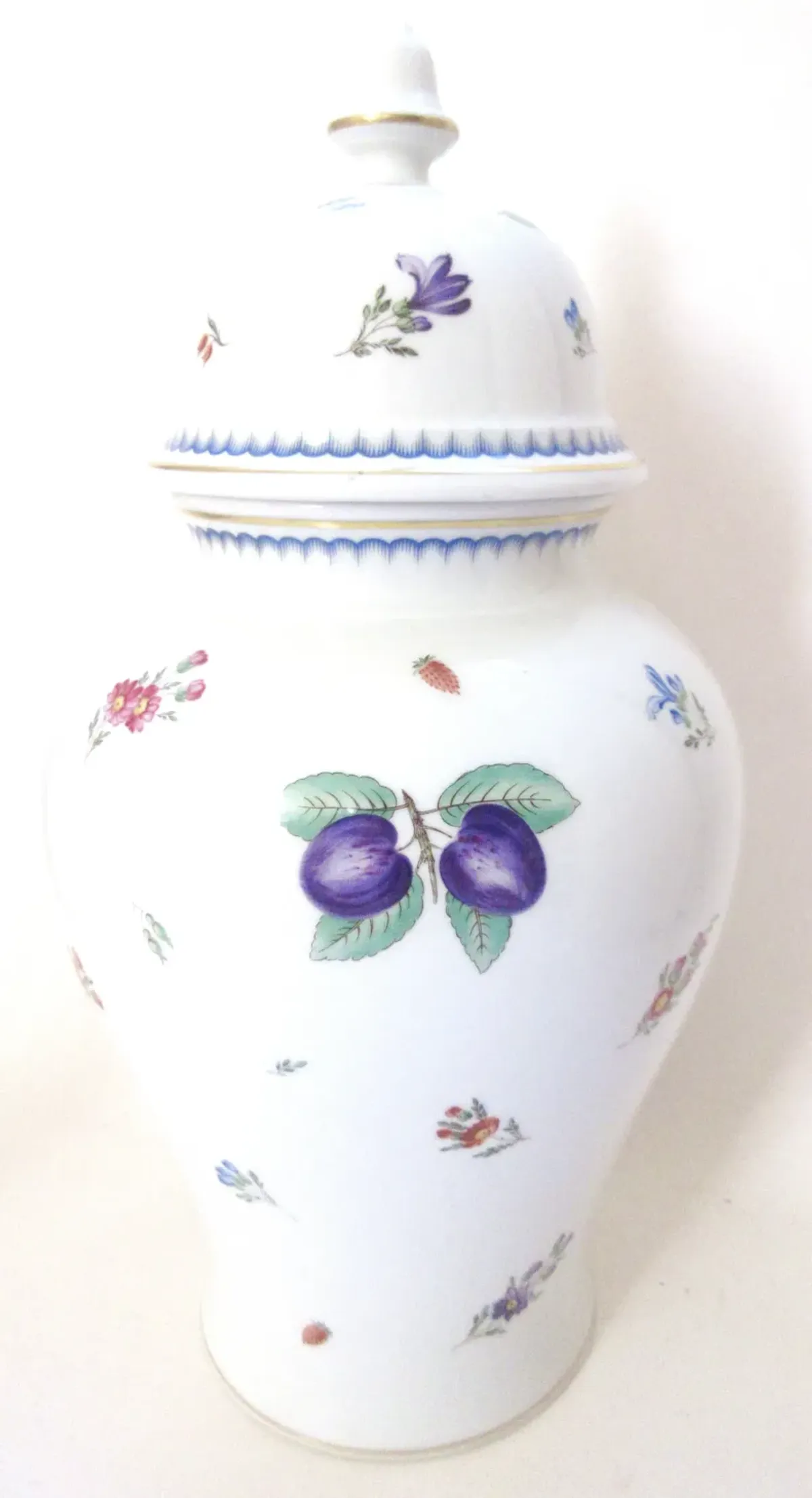 Richard Ginori Italian Ginger Jar - 15" - White