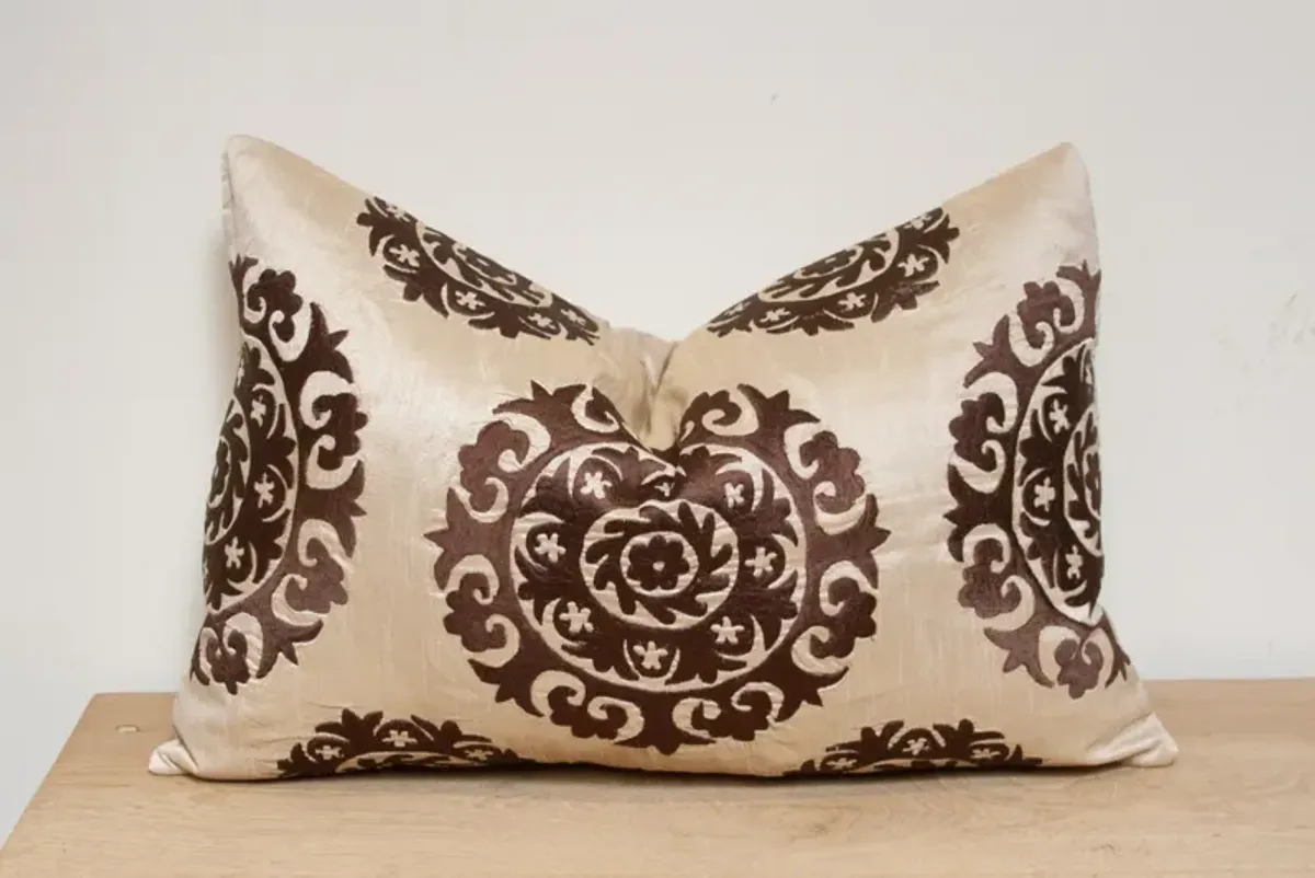 Vanilla Silk Suzani Pillow Cover