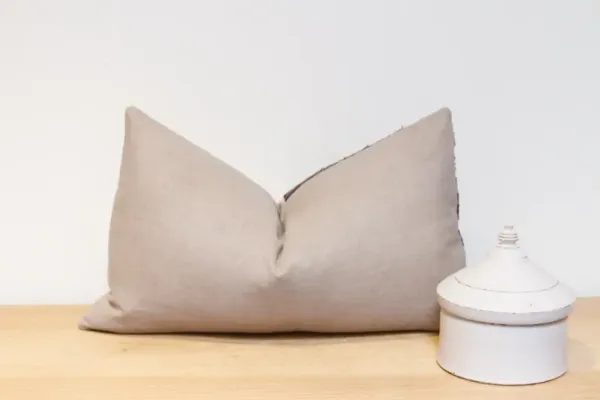 Ayka Antique Tapestry Linen Pillow - de-cor