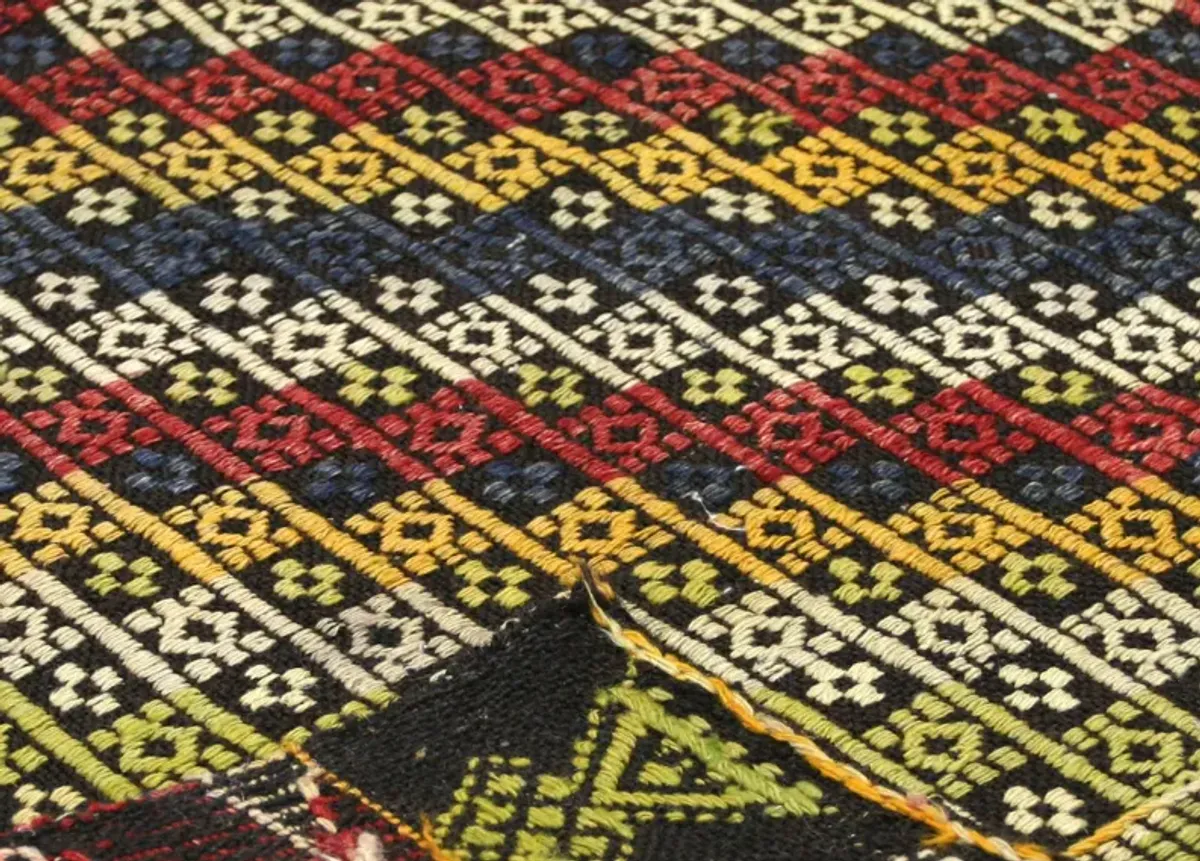 1960s Turkish Kilim -4'9" x 8'3"