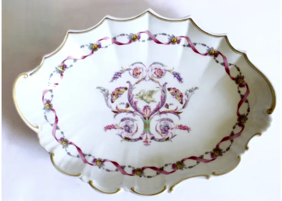 Ginori Italian Porcelain Scalloped Dish