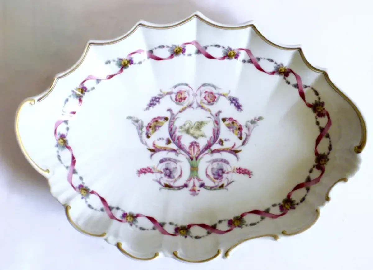 Ginori Italian Porcelain Scalloped Dish