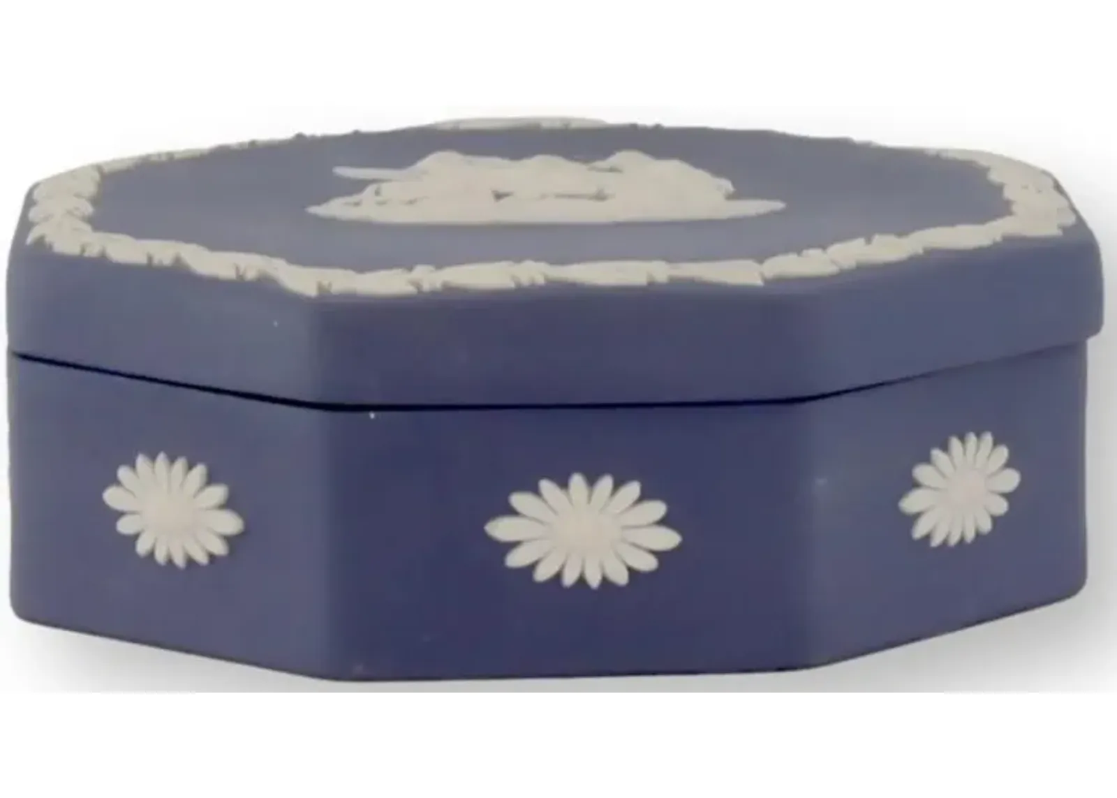 Wedgwood Jasperware Pegasus Trinket Box