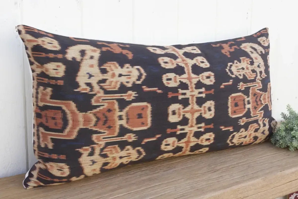 Siboayak Antique Sumatran Ikat Pillow - de-cor