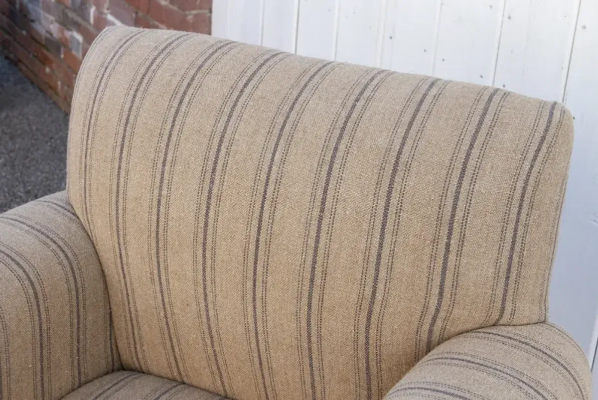 French Farmhouse Bergere Club Chair - de-cor