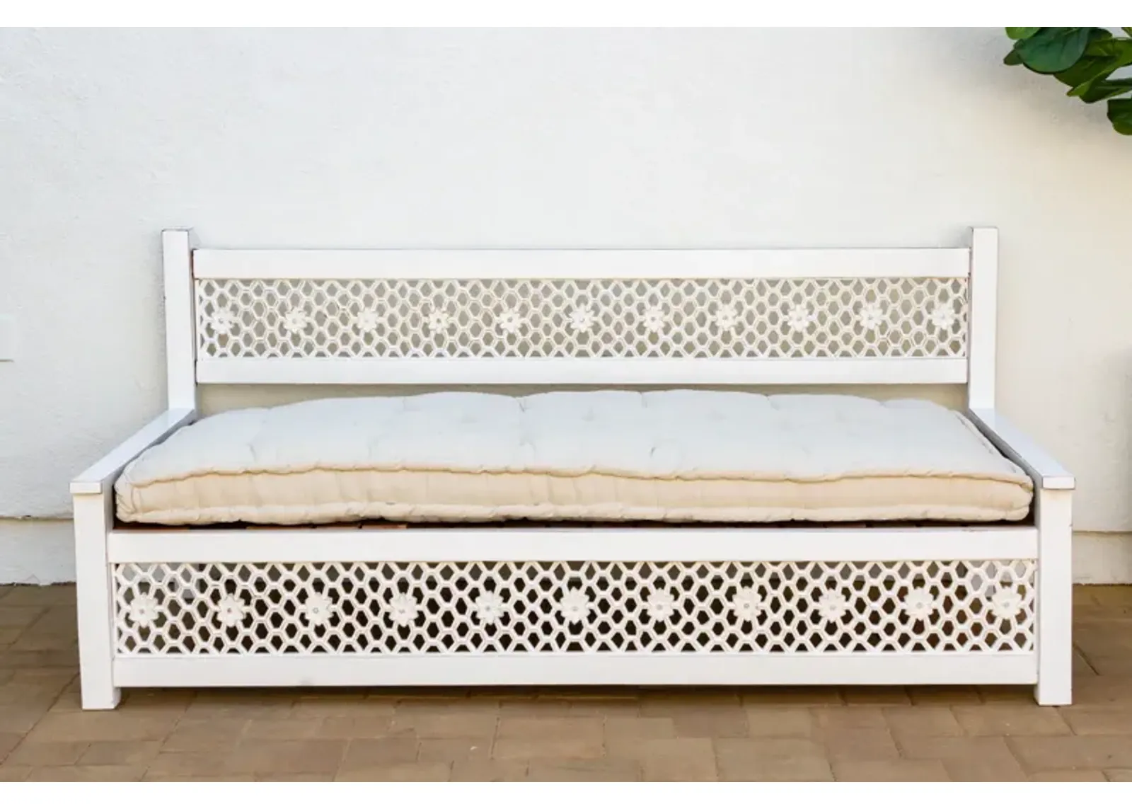 Moorish Floral Pearl Daybed Sofa