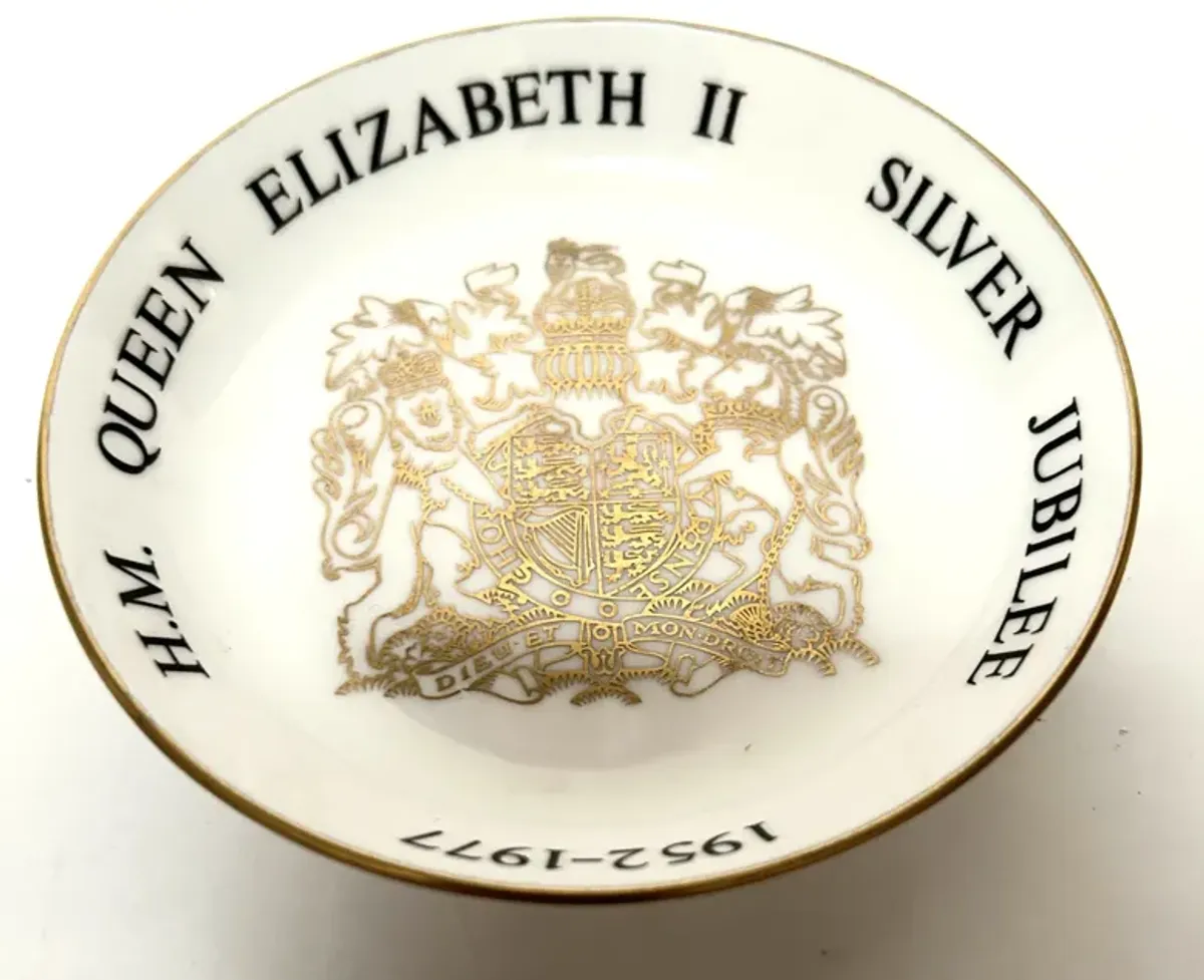 Royal Worcester Queen Elizabeth II Dish - Gold