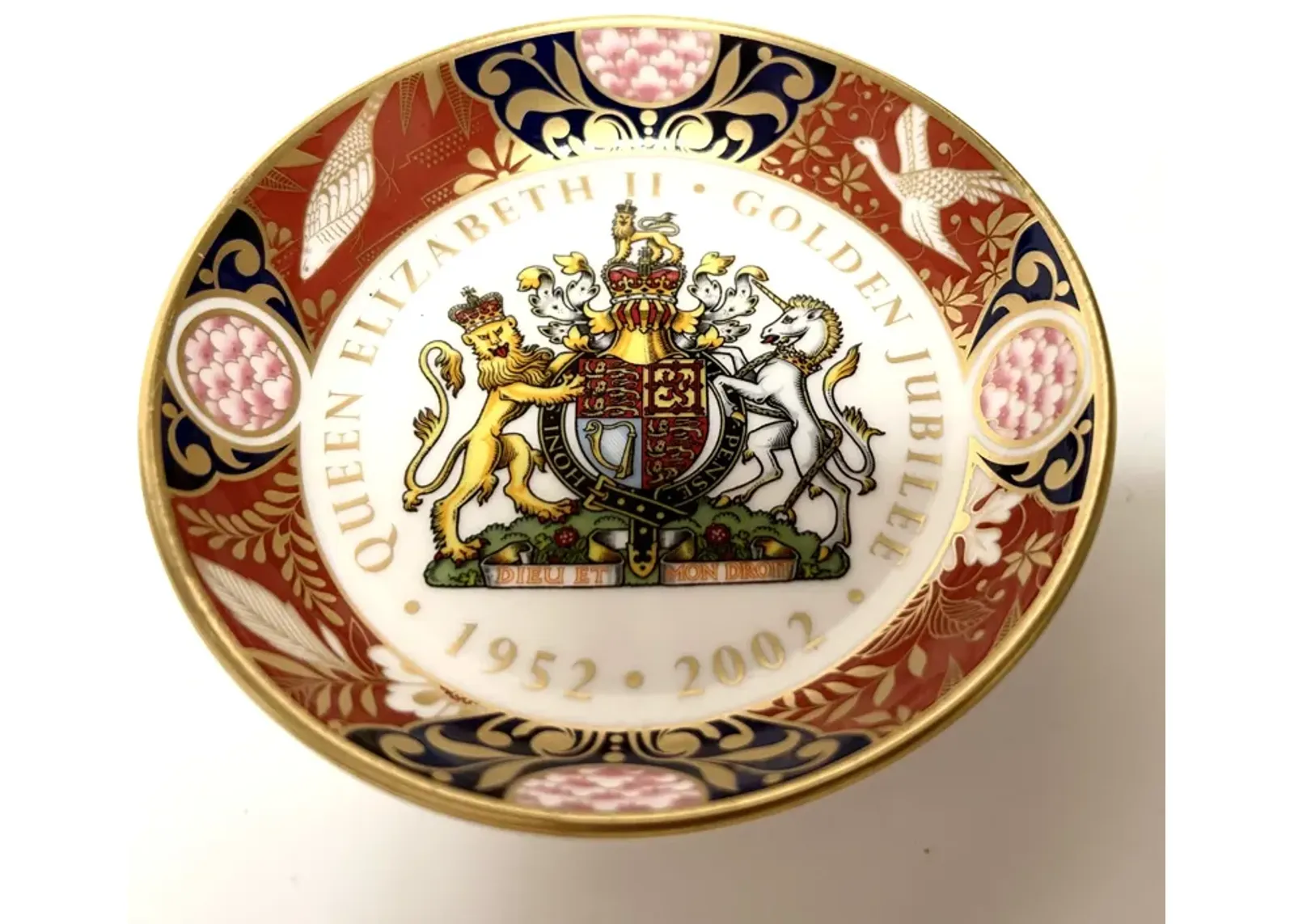 Royal Worcester Queen Elizabeth II Dish - red