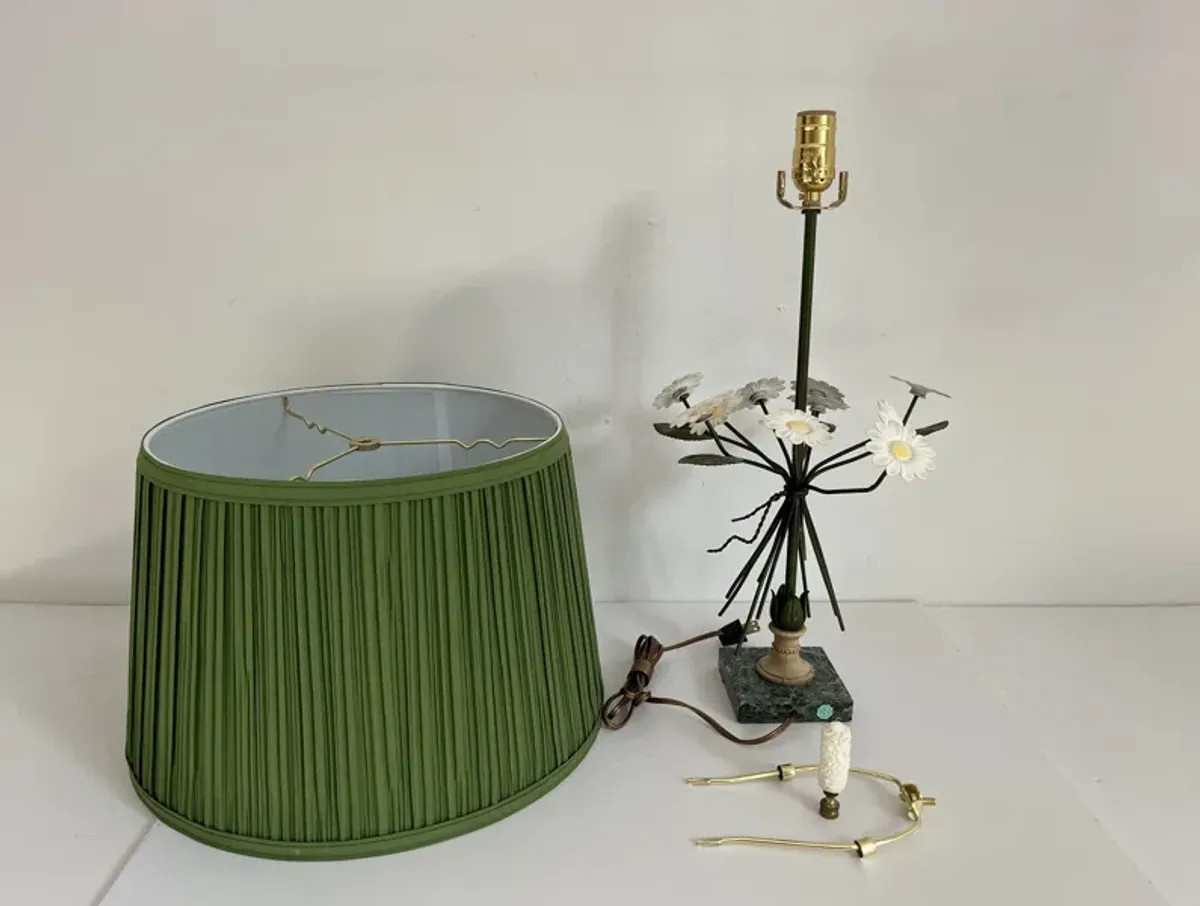 Italian Daisy Bouquet Lamp & Shade - Green