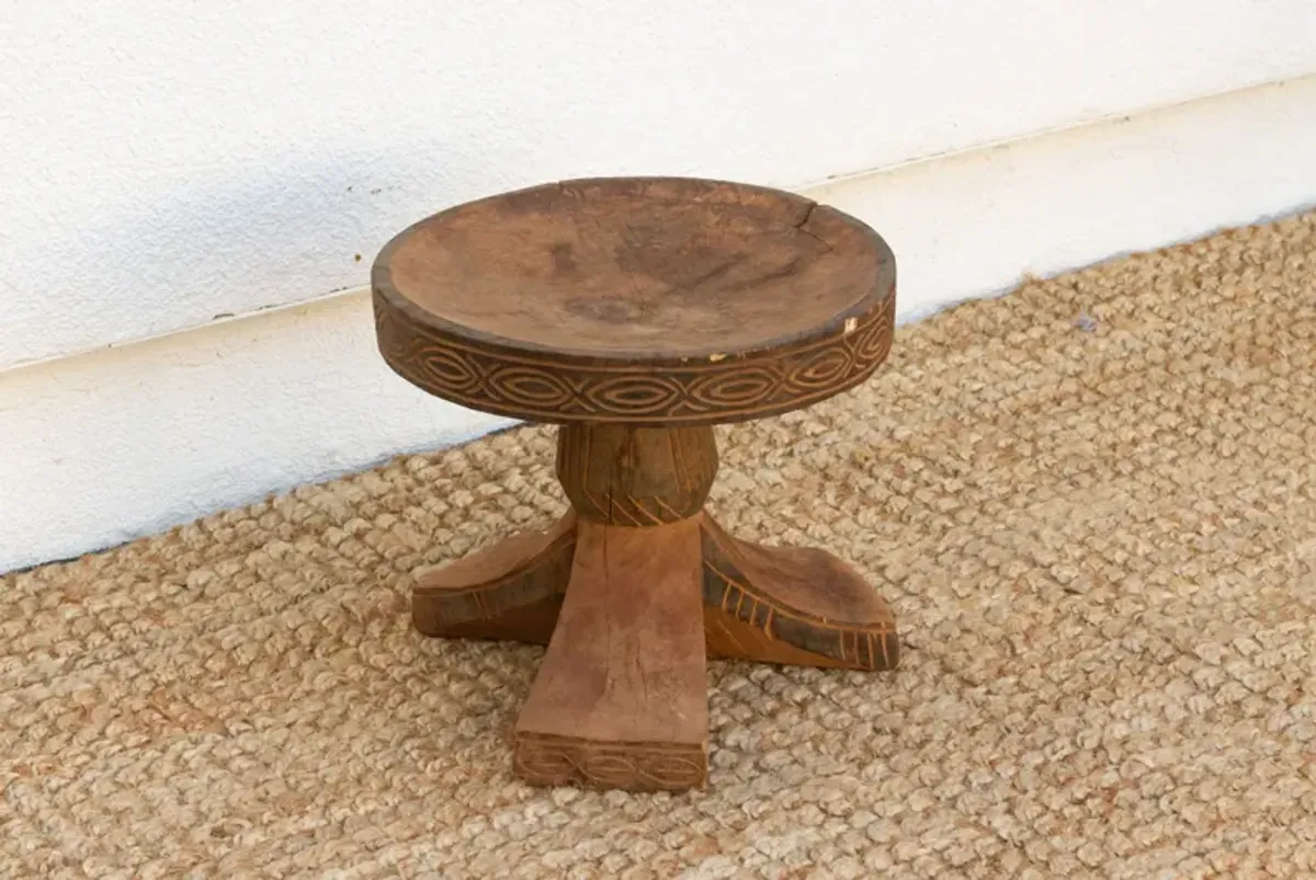 Vintage African Igbo Round Tripod Stool - de-cor