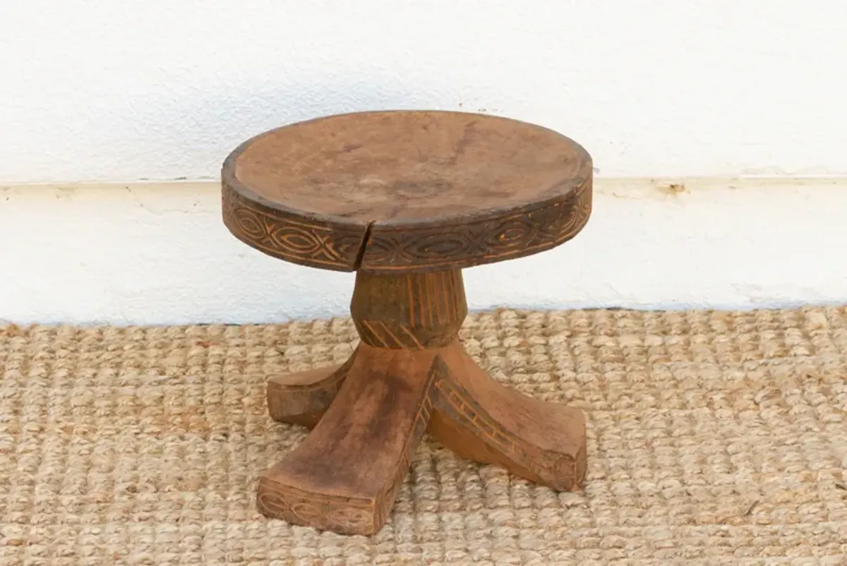 Vintage African Igbo Round Tripod Stool - de-cor