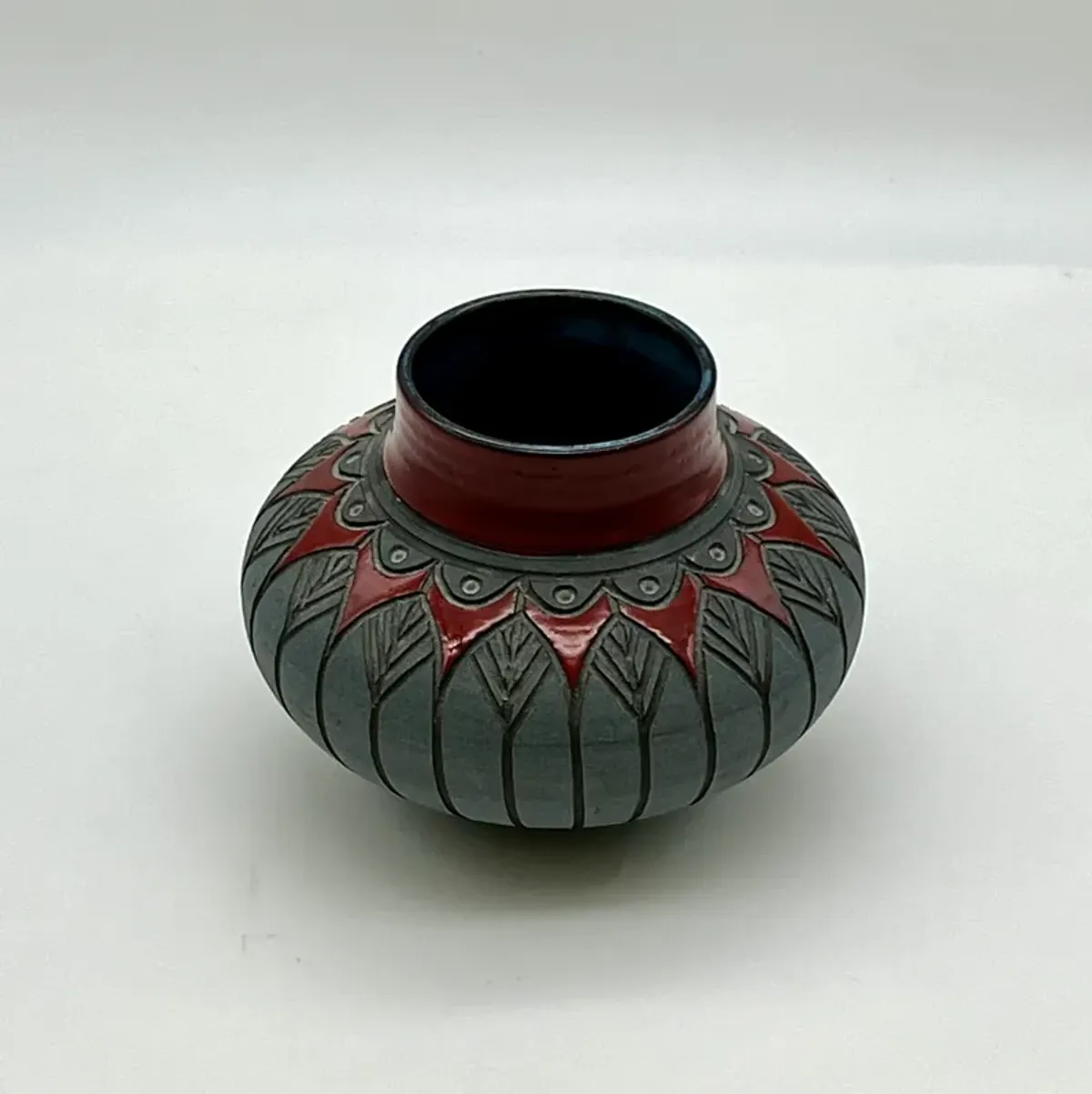 Glazed Blue-Gray Pottery Low Vase - Red