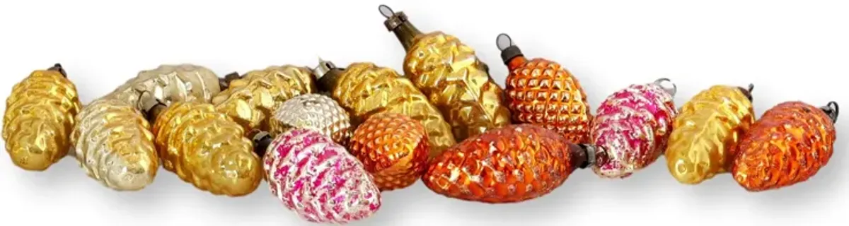 Midcentury Pinecone Christmas Ornaments - Brown