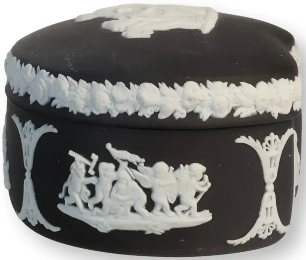 1966 Wedgwood Black Jasperware Box - The Queens Landing