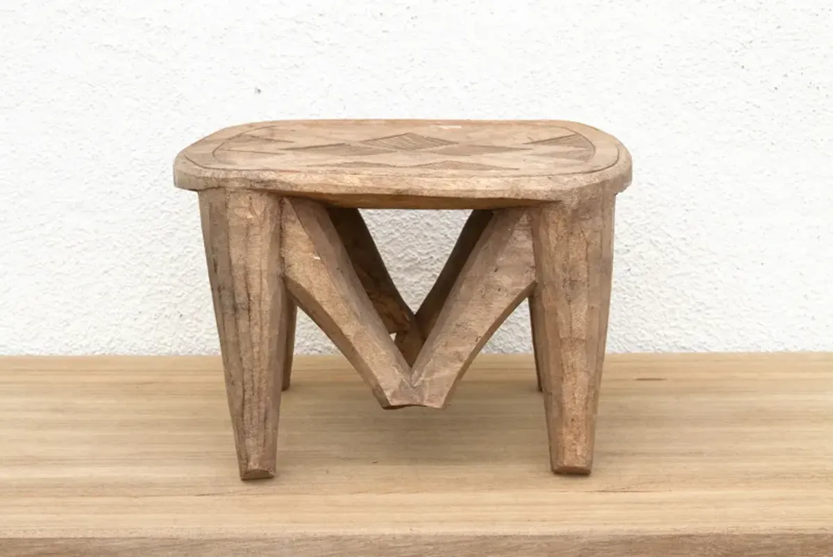 Oxidized Wood "M" Bracket Nupe Stool - de-cor - brown