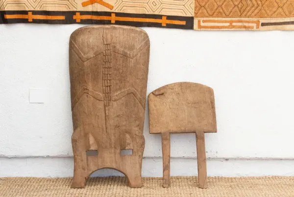 West African Safari Folding Carved Chair - de-cor - brown