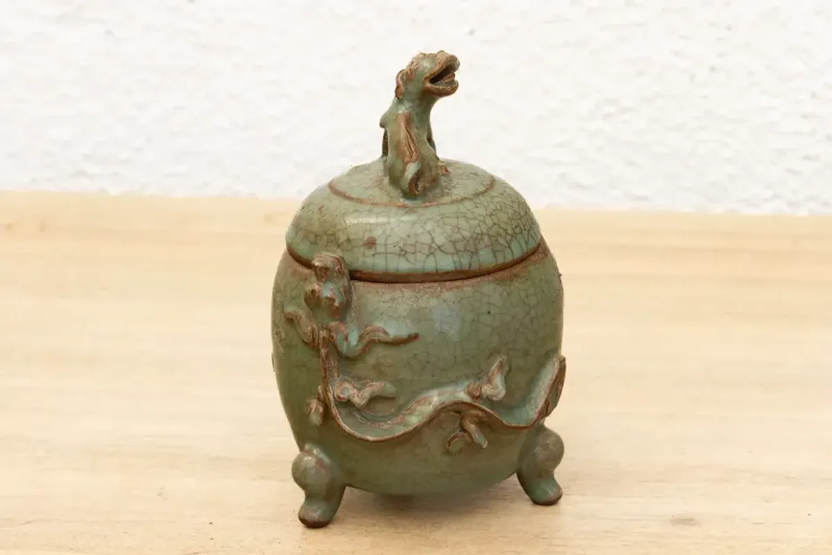 Fine Early 20th C. Guardian Lion Jar