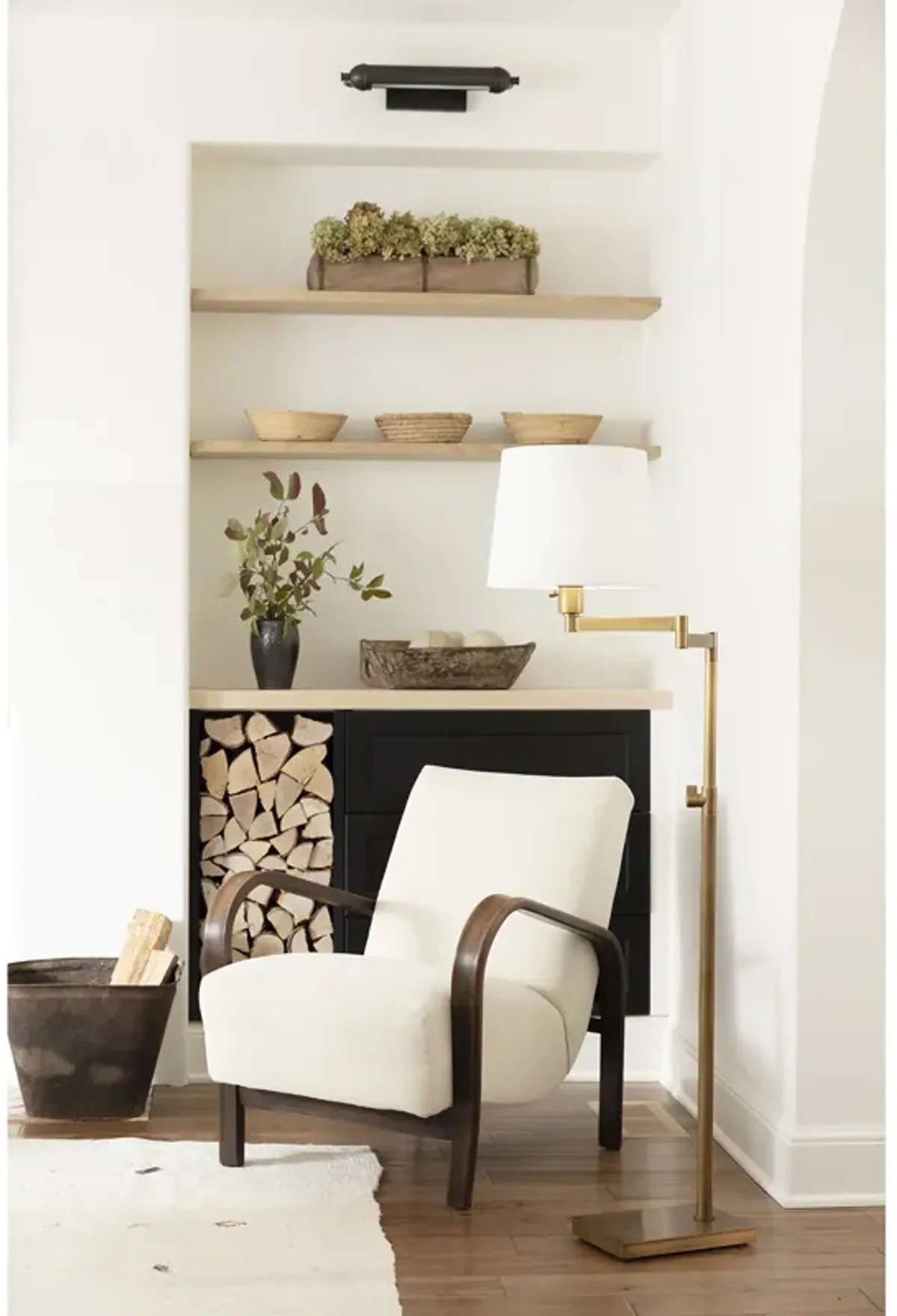 Virtue Floor Lamp (Natural Brass)