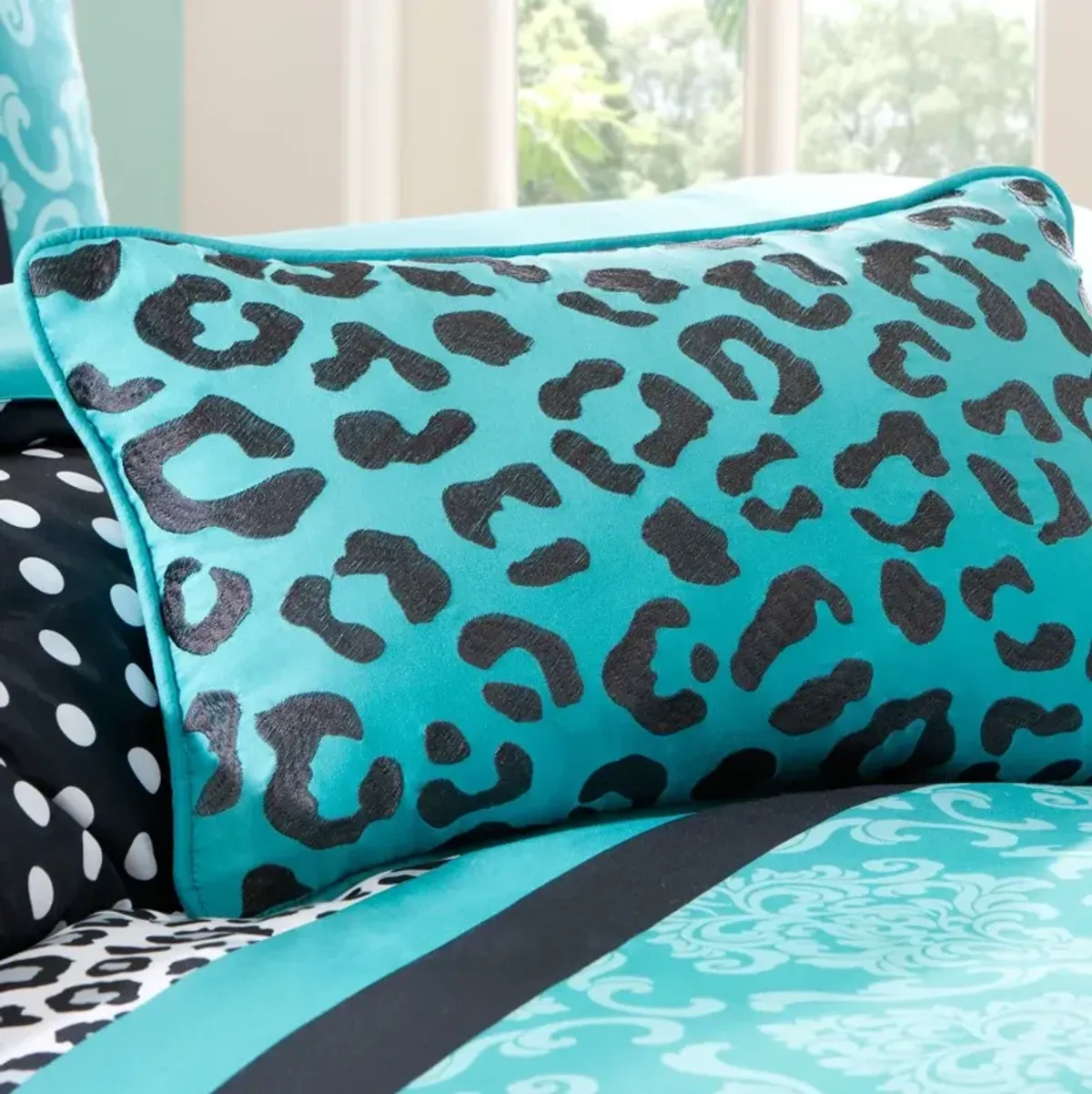 Chloe Teal Full-Queen 4 Piece Bedding Collection