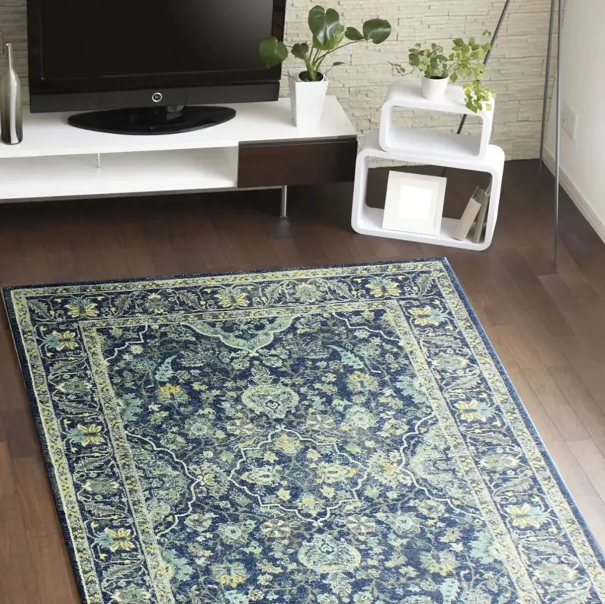 Everek Navy Blue 4 x 6 Rug