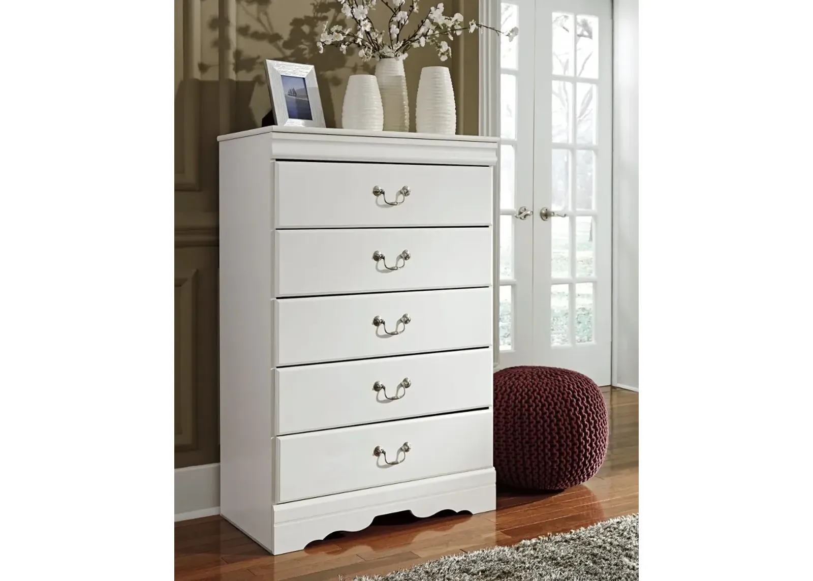 Anarasia White Chest of Drawers